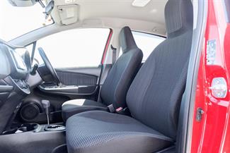 2015 Toyota Vitz - Thumbnail