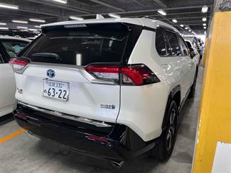 2021 Toyota RAV4 - Thumbnail