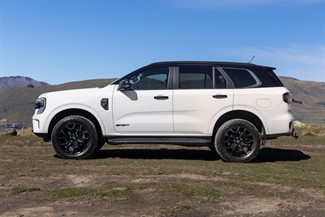 2023 Ford Everest - Thumbnail