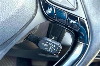2018 Toyota C-HR - Thumbnail