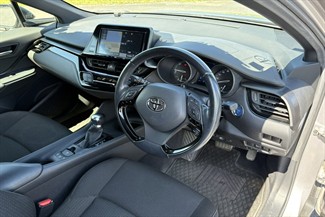 2018 Toyota C-HR - Thumbnail