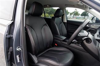 2025 MG Hs - Thumbnail