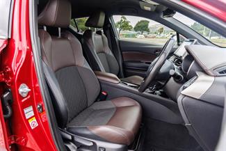 2017 Toyota C-HR - Thumbnail