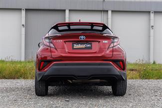 2017 Toyota C-HR - Thumbnail