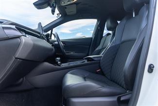 2020 Toyota C-HR - Thumbnail