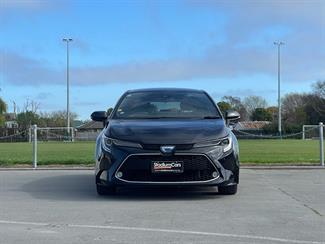 2020 Toyota Corolla - Thumbnail