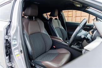 2017 Toyota C-HR - Thumbnail