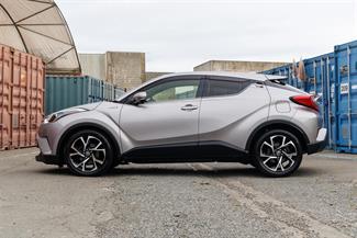 2017 Toyota C-HR - Thumbnail