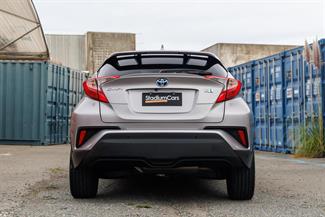 2017 Toyota C-HR - Thumbnail