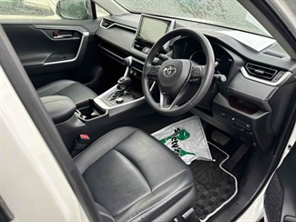 2019 Toyota RAV4 - Thumbnail