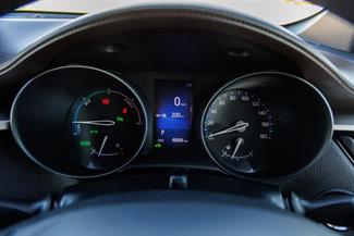 2017 Toyota C-HR - Thumbnail