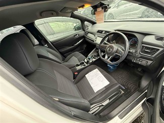 2018 Nissan LEAF - Thumbnail