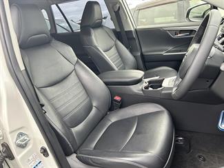 2019 Toyota RAV4 - Thumbnail