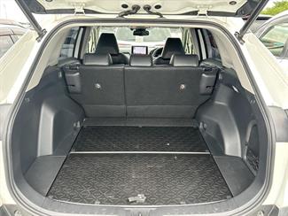 2019 Toyota RAV4 - Thumbnail