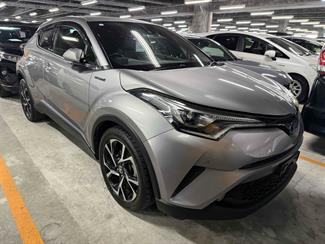 2017 Toyota C-HR - Thumbnail