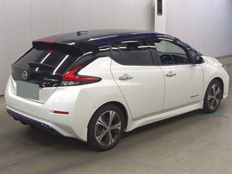 2018 Nissan LEAF - Thumbnail