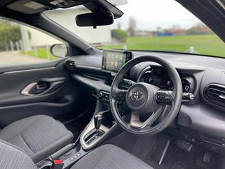 2021 Toyota Yaris - Thumbnail