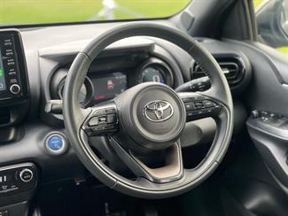 2021 Toyota Yaris - Thumbnail