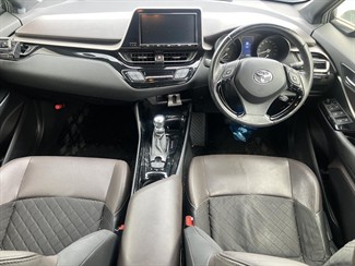 2017 Toyota C-HR - Thumbnail