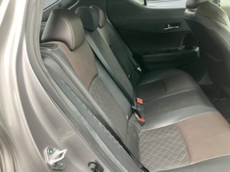 2017 Toyota C-HR - Thumbnail