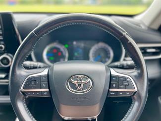 2021 Toyota Highlander - Thumbnail