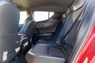 2017 Toyota C-HR - Thumbnail