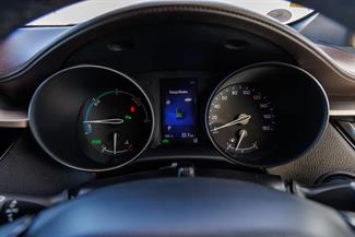 2017 Toyota C-HR - Thumbnail