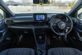 2021 Toyota Yaris - Thumbnail
