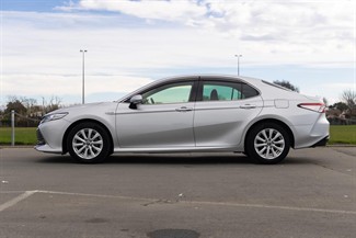 2017 Toyota Camry - Thumbnail