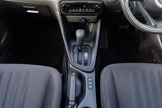 2021 Toyota Yaris - Thumbnail