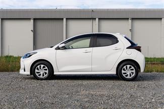 2021 Toyota Yaris - Thumbnail