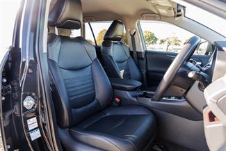 2019 Toyota RAV4 - Thumbnail