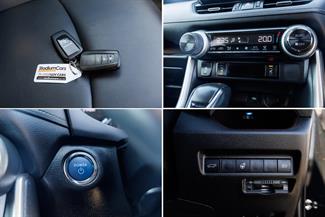 2019 Toyota RAV4 - Thumbnail