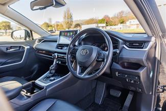 2019 Toyota RAV4 - Thumbnail