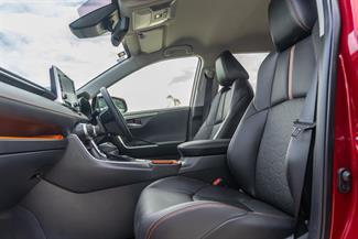 2022 Toyota RAV4 - Thumbnail