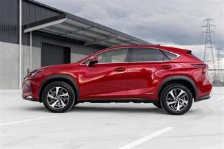 2018 Lexus NX300H - Thumbnail