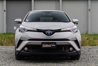 2017 Toyota C-HR - Thumbnail