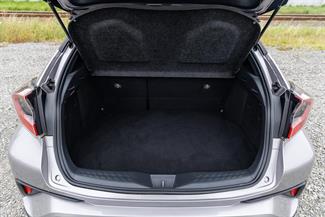 2017 Toyota C-HR - Thumbnail