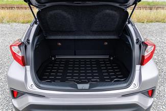 2017 Toyota C-HR - Thumbnail