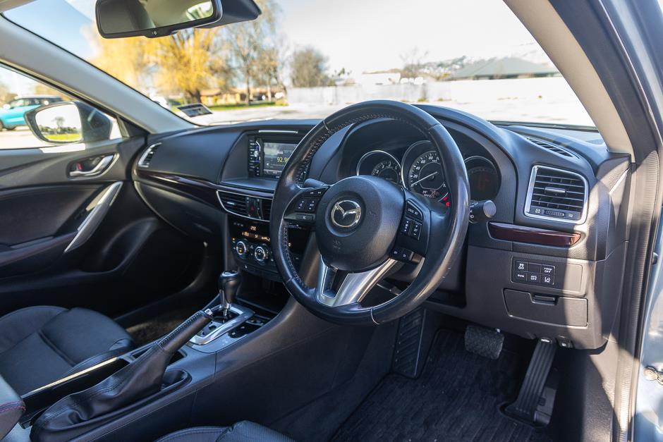2014 Mazda Atenza