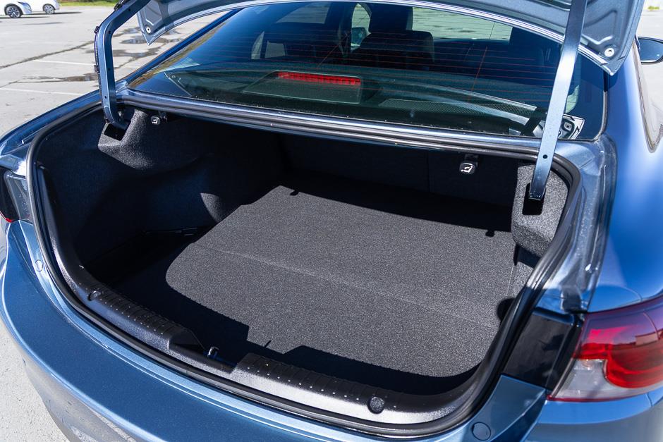 2014 Mazda Atenza