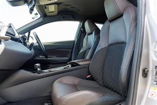 2017 Toyota C-HR - Thumbnail