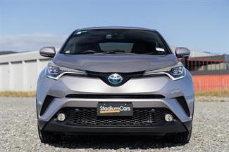 2017 Toyota C-HR - Thumbnail