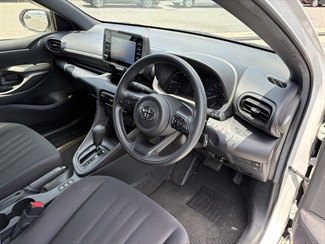 2021 Toyota Yaris - Thumbnail