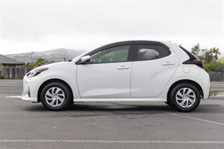 2021 Toyota Yaris - Thumbnail
