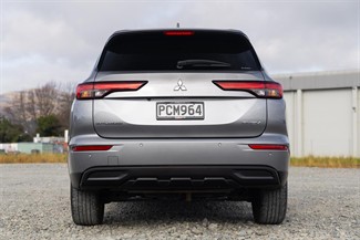 2022 Mitsubishi Outlander - Thumbnail