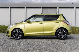2014 Suzuki Swift - Thumbnail