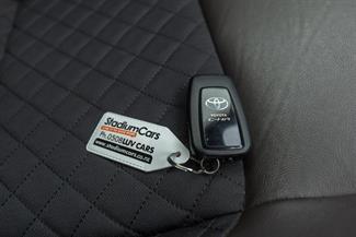 2018 Toyota C-HR - Thumbnail