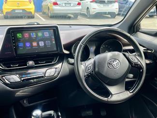 2018 Toyota C-HR - Thumbnail