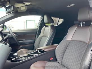 2018 Toyota C-HR - Thumbnail